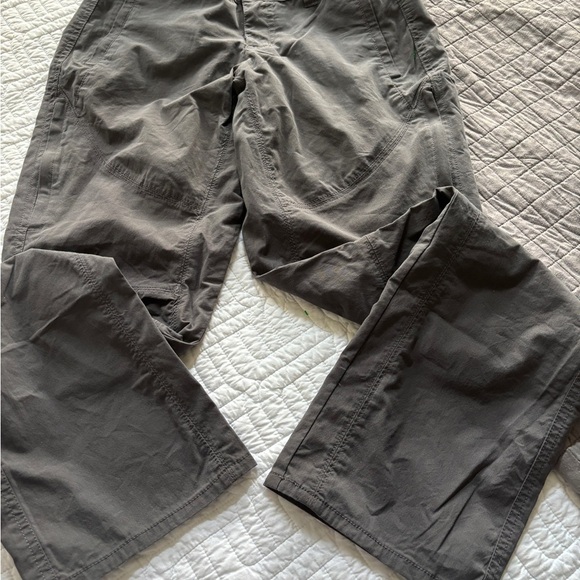 Kuhl women’s size 4 Gray hiling Pants worn once - Picture 1 of 7